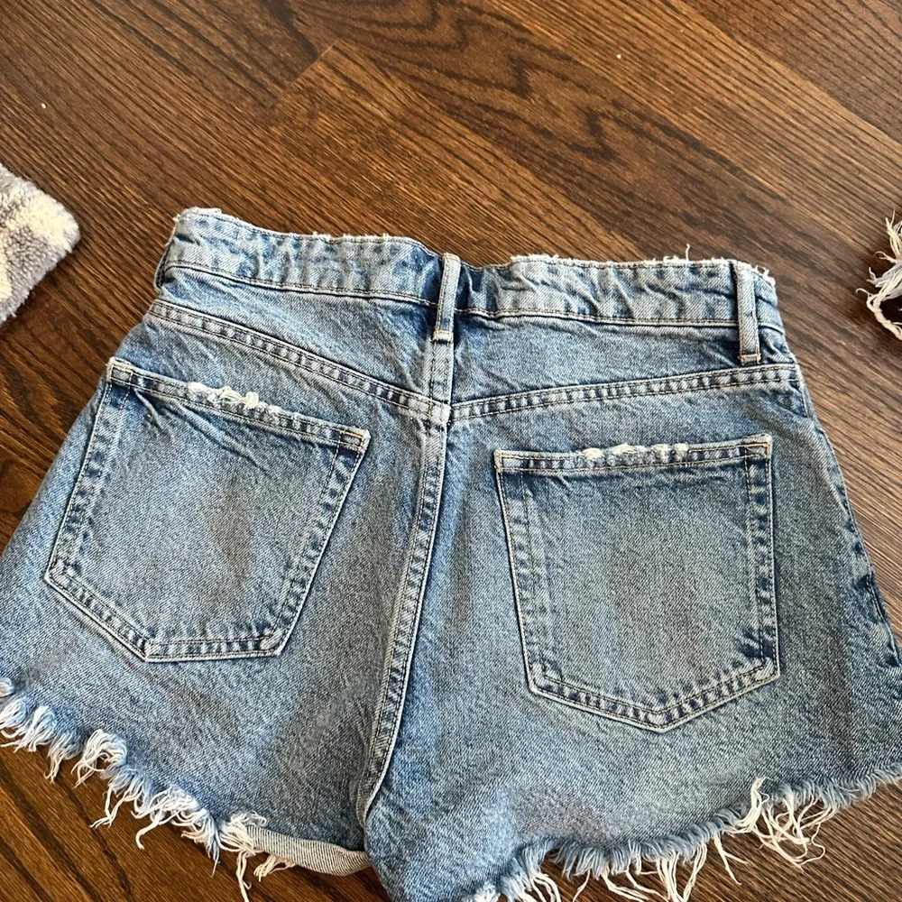 Zara Blue Jean Shorts Distressed - Picture 3 of 6